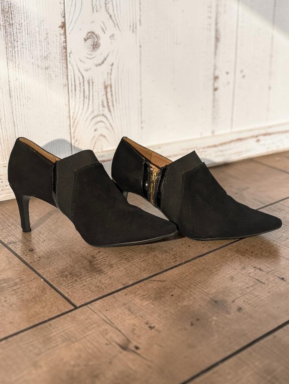 CALVIN KLEIN | Black Pointed Toe Ankle Booties Size 7.5
